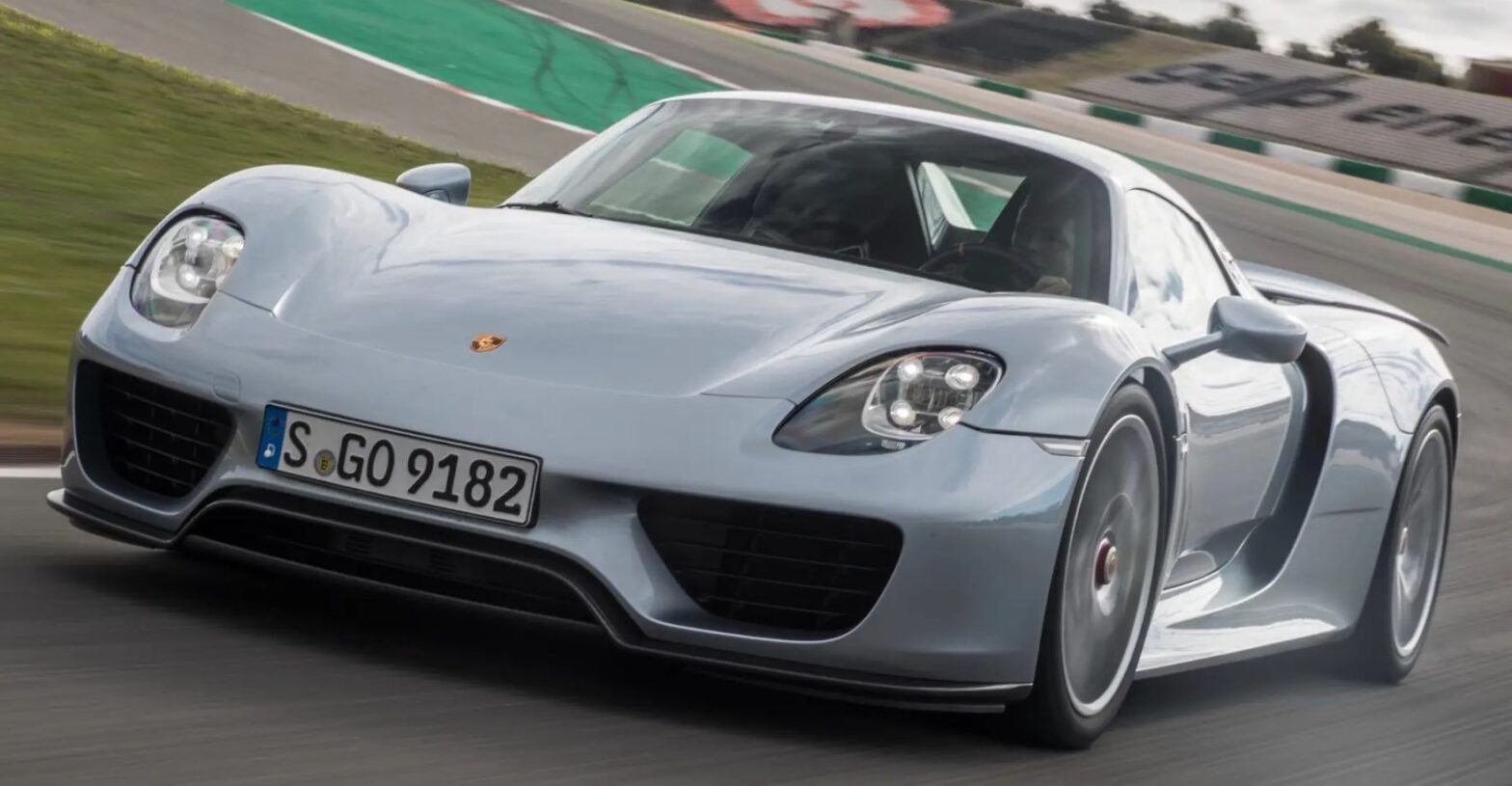 Další hypercar od Porsche se blíží, ale nebude tu dříve než v roce 2025
